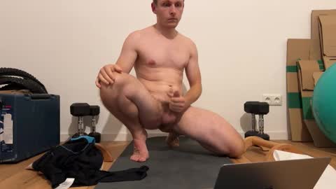 Snapshot of hotboyfeet92 chatting on October 26, 8:44 pm hotboyfeet92 online show from October 26, 8:44 pm