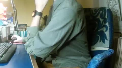 hotleopold online show from December 4, 5:20 pm