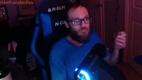 hotpumpkinpies online show from December 30, 3:36 am