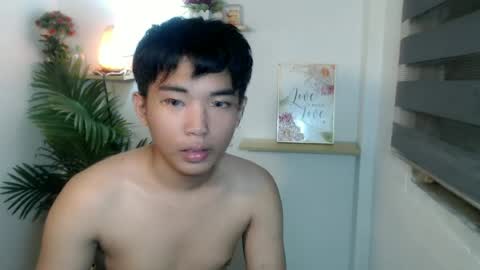 hottestloues online show from June 22, 1:44 am