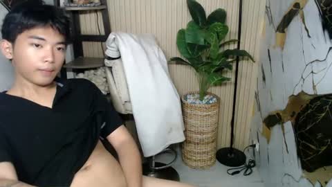 hottestloues online show from June 27, 5:21 am