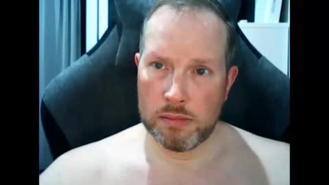 Hotwaxboy online show from December 11, 12:27 pm