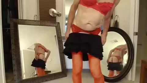 houseslave2 online show from June 8, 3:18 am