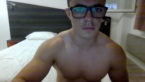 hughjaegg online show from June 22, 9:41 pm