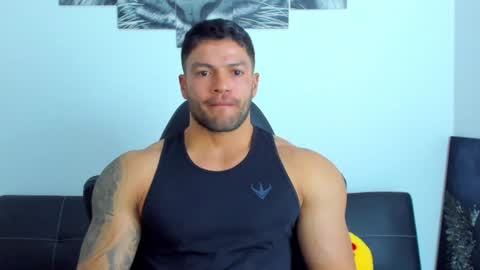 Snapshot of humber_eli chatting on December 22, 1:12 am Eli online show from December 22, 1:12 am
