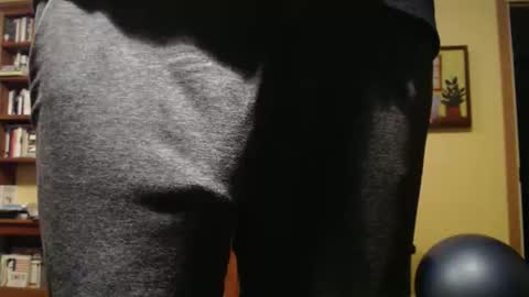 Big uncut cock dripping online show from January 14, 12:48 am