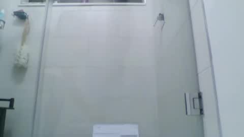 hungbistud916 online show from January 2, 4:52 am