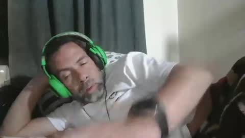 hungwolfchaser online show from April 4, 1:13 am