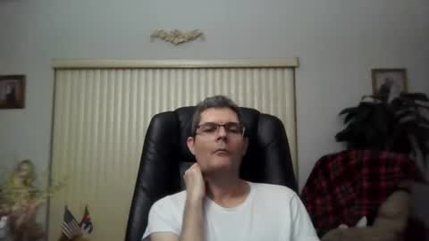 hunkmasclefad458 online show from June 28, 5:13 am