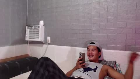 hunkylloyd online show from April 5, 3:25 am