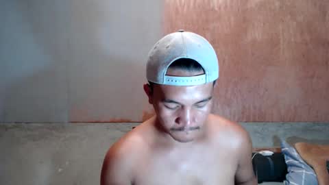 hunkylloyd online show from December 17, 3:25 am