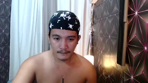 hunkylloyd online show from January 9, 5:34 am