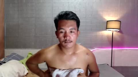 hunkylloyd online show from May 7, 4:34 am