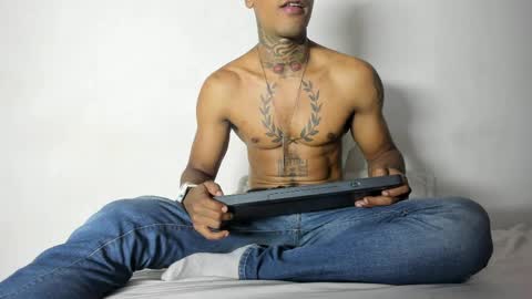 hunting_blondes online show from May 6, 11:38 pm