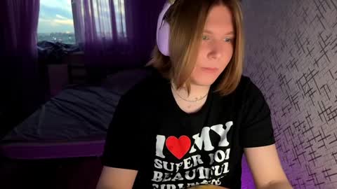 hurtqqq online show from June 2, 5:25 pm