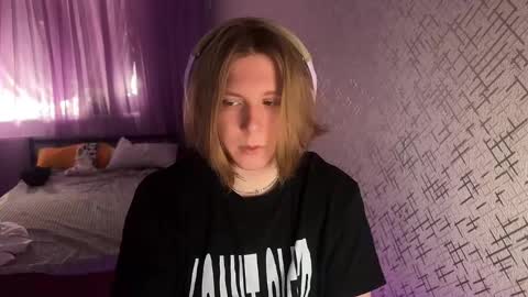 hurtqqq online show from June 1, 2:06 pm