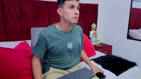 i_liam online show from April 15, 5:18 am