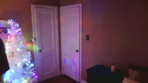 iamhereandnow online show from November 13, 5:45 am