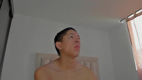 Juliiiiian online show from April 9, 11:38 am