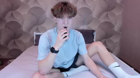 Ian Flor online show from January 11, 1:04 pm