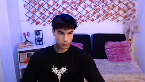Ian  online show from June 10, 6:41 pm