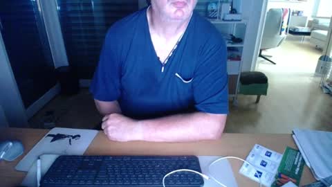 iandy12 online show from July 2, 10:49 pm