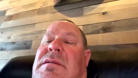 icanmakeyousquirt69 online show from May 8, 9:04 pm