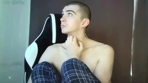 MAX online show from February 4, 7:29 am