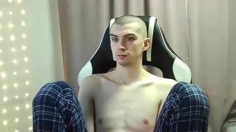 MAX online show from January 30, 8:01 am