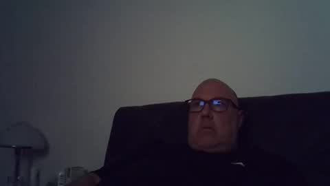 iceoli123 online show from April 17, 4:42 pm