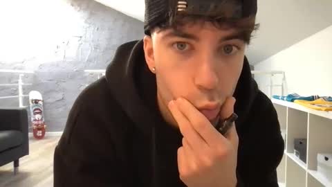 icyninesix online show from December 31, 10:58 am