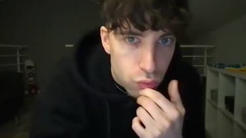 icyninesix online show from January 16, 11:16 pm