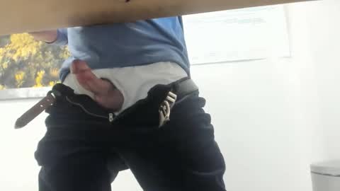 idfunguy2023 online show from December 17, 11:55 pm