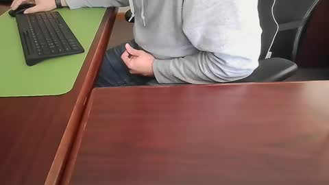 Hung office Stud online show from December 9, 8:08 pm