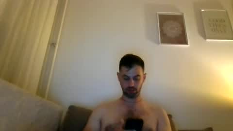 iincubuss18 online show from July 7, 10:13 pm
