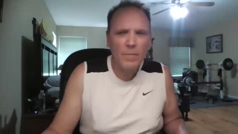 ilike2expose online show from May 13, 5:32 pm