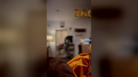 imlightskn online show from February 1, 6:34 am