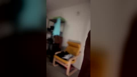 imlightskn online show from March 5, 7:04 am