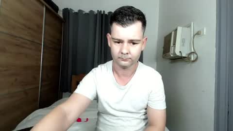 infamous_boy online show from June 17, 9:11 am