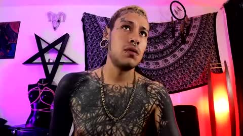 Snapshot of ink_u_buzz chatting on October 8, 9:30 pm Dani  online show from October 8, 9:30 pm
