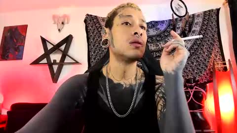 Snapshot of ink_u_buzz chatting on October 26, 3:03 pm Dani  online show from October 26, 3:03 pm