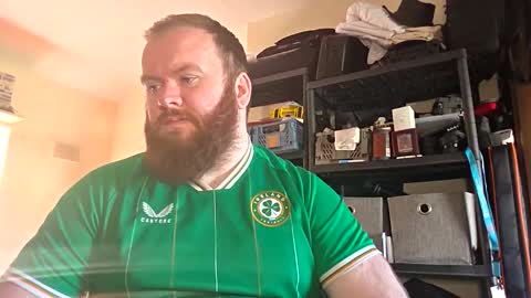 twitter theirishman205 online show from October 29, 12:41 pm