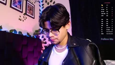 Snapshot of isaac_saenz chatting on February 15, 11:16 pm Isaac Saenz. online show from February 15, 11:16 pm