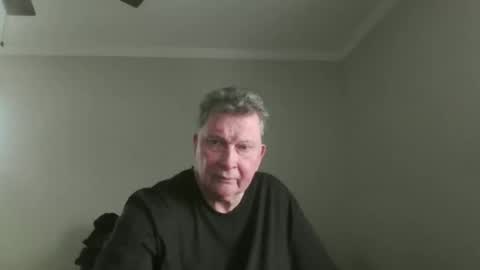 island625103 online show from January 31, 9:02 pm