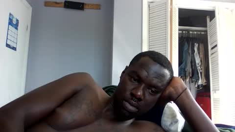 islandbey242 online show from May 12, 2:25 pm