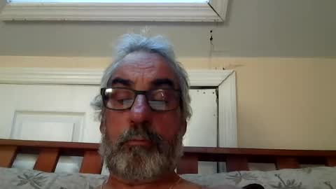 islandboomer online show from June 15, 10:02 pm