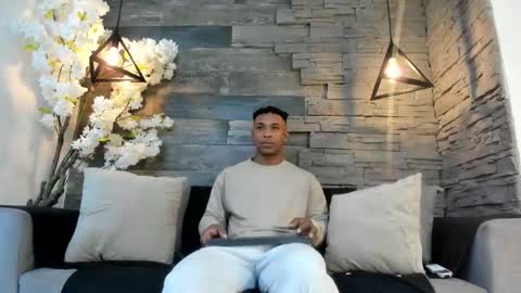 Italo Moore online show from November 13, 11:26 am