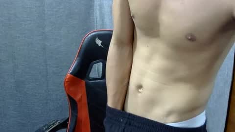 itzme_john online show from July 19, 2:01 pm