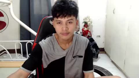 itzme_john online show from July 3, 5:13 am