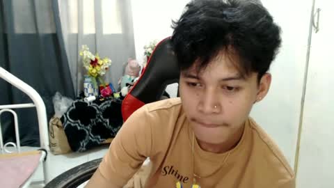 itzme_john online show from June 21, 1:55 am